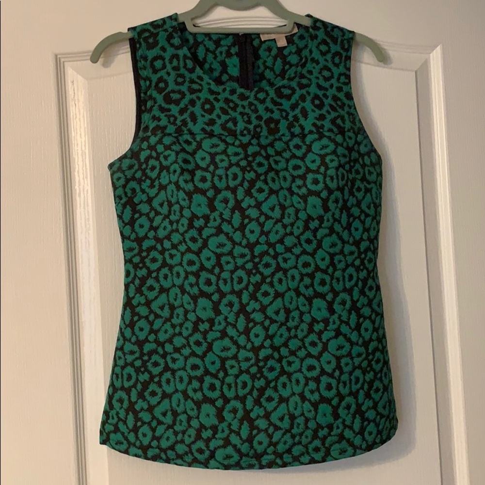 Sleeveless emerald leopard top